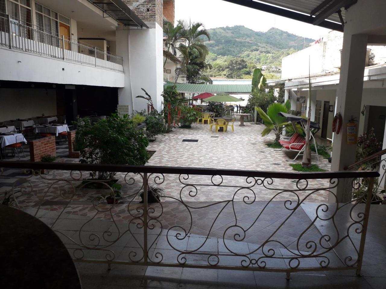 Hotel Pacifico Villeta Exterior photo